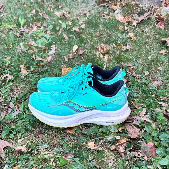 🦋💎Saucony Icy Teal Blue Athletic Shoes with Breathable Mesh and Cushioning - Picture 2 of 10